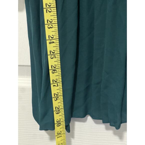 Catherine’s Woman’s Plus Size 1X Cold Shoulder, Stretchy, Emerald Green Blouse - Picture 4 of 8